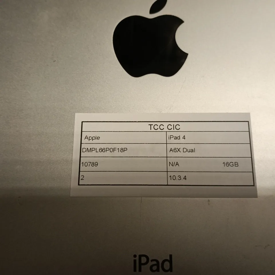 APPLE IPAD 4TH GEN 16GB WI‑FI – SILVER