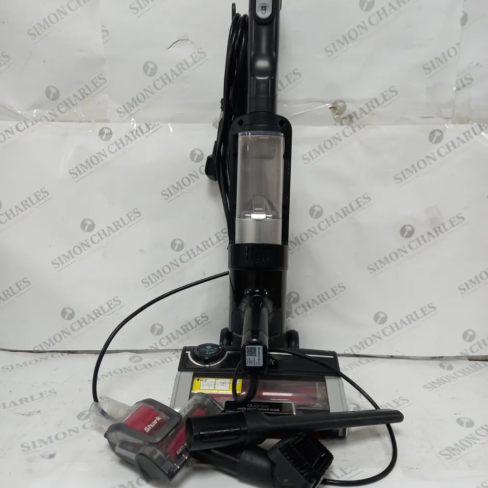 SHARK STRATOS ANTI HAIR WRAP PET PRO VACUUM CLEANER