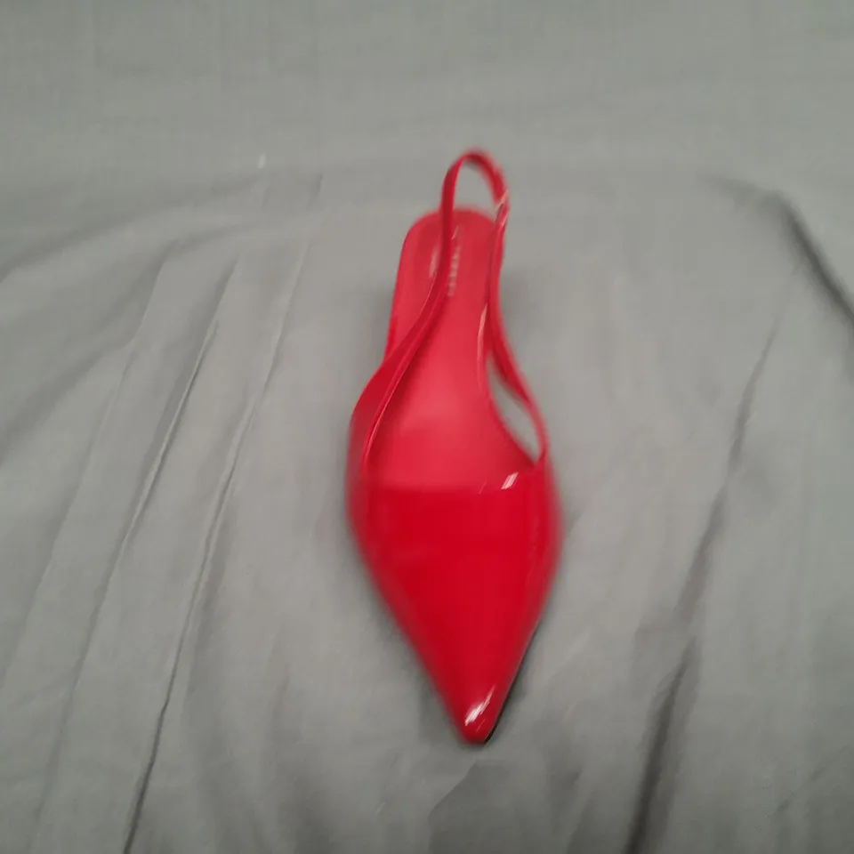 BOXED PAIR OF SIMMI LONDON RUBY RED HEELS SIZE UK 7