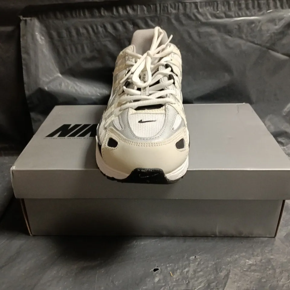 BOXED PAIR OF NIKE P-6000 TRAINERS IN WHITE/CREAM/BLACK SIZE UK 11