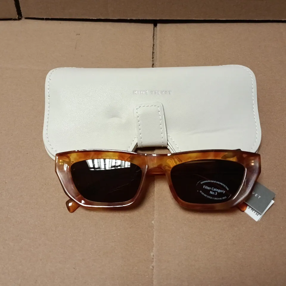 MINT VELVET SUNGLASSES