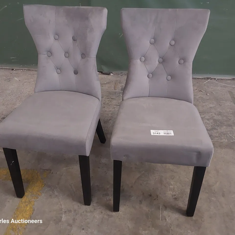 PAIR OF UPHOLSTERED BUTTONED RING BACK DINING CHAIRS GREY PLUSH FABRIC ON BLACK PAINTED LEGS 