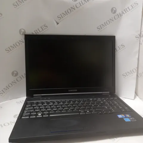 SAMSUNG NP200B5A NOTEBOOK LAPTOP