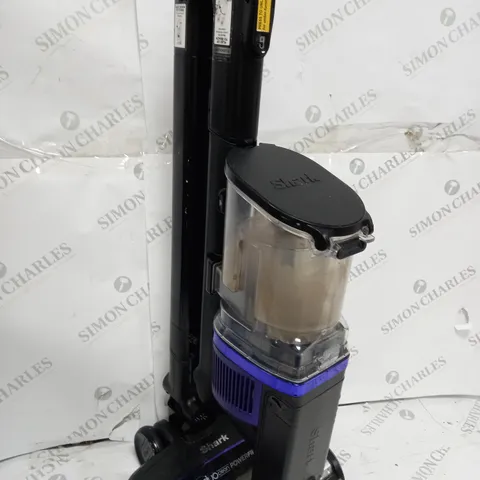 SHARK CORDLESS STICK VACUUM IZ390UKTQ