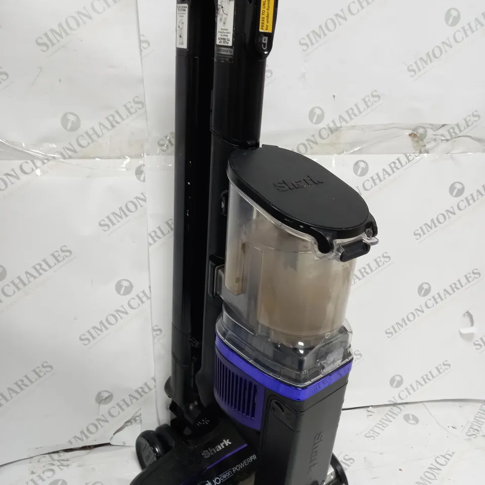 SHARK CORDLESS STICK VACUUM IZ390UKTQ