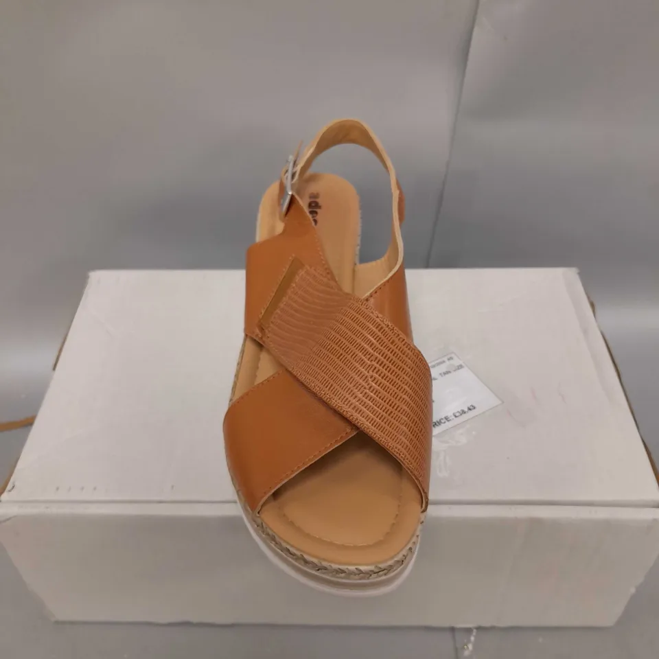 BOXED ADESSO LEATHER SANDALS SIZE 41