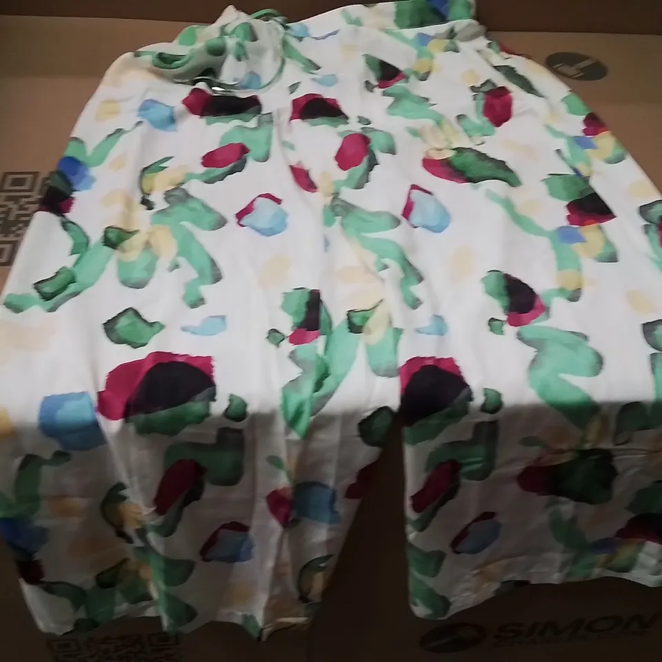 BOXED BRAND NEW APPROXIMATELY 21 JD WILLIAMS PRINTED WIDE LEG TROUSERS GREEN PRINT SIZE 20