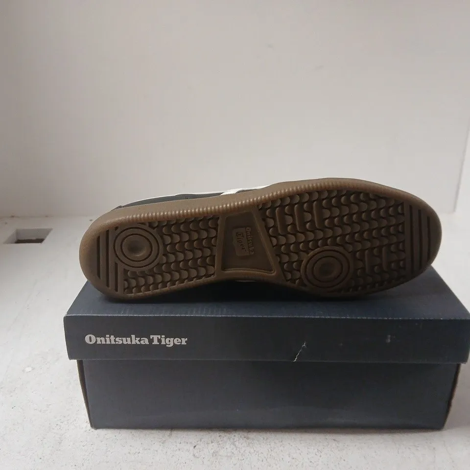 ONITSUKA TIGER TOKUTEN BLACK WHITE UK 7.5 BOXED
