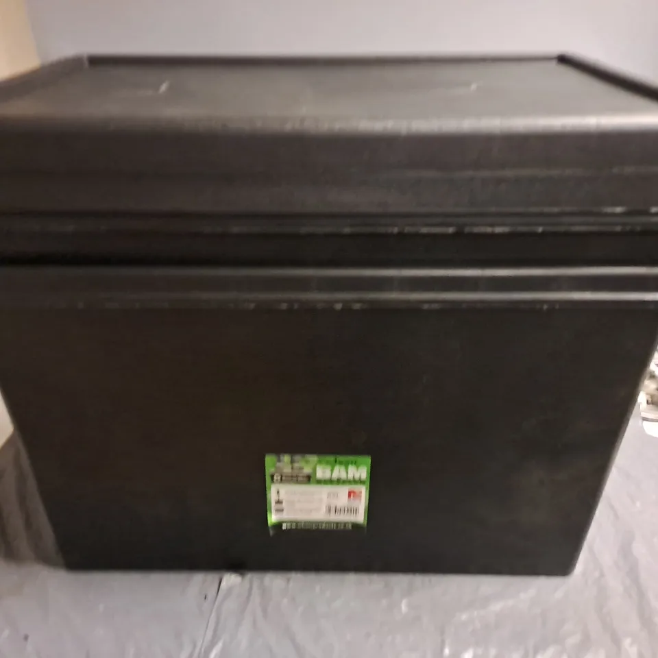 LOT OF 2 WHAM 62L STORAGE CRATES WITH LIDS - 60X40X37CM