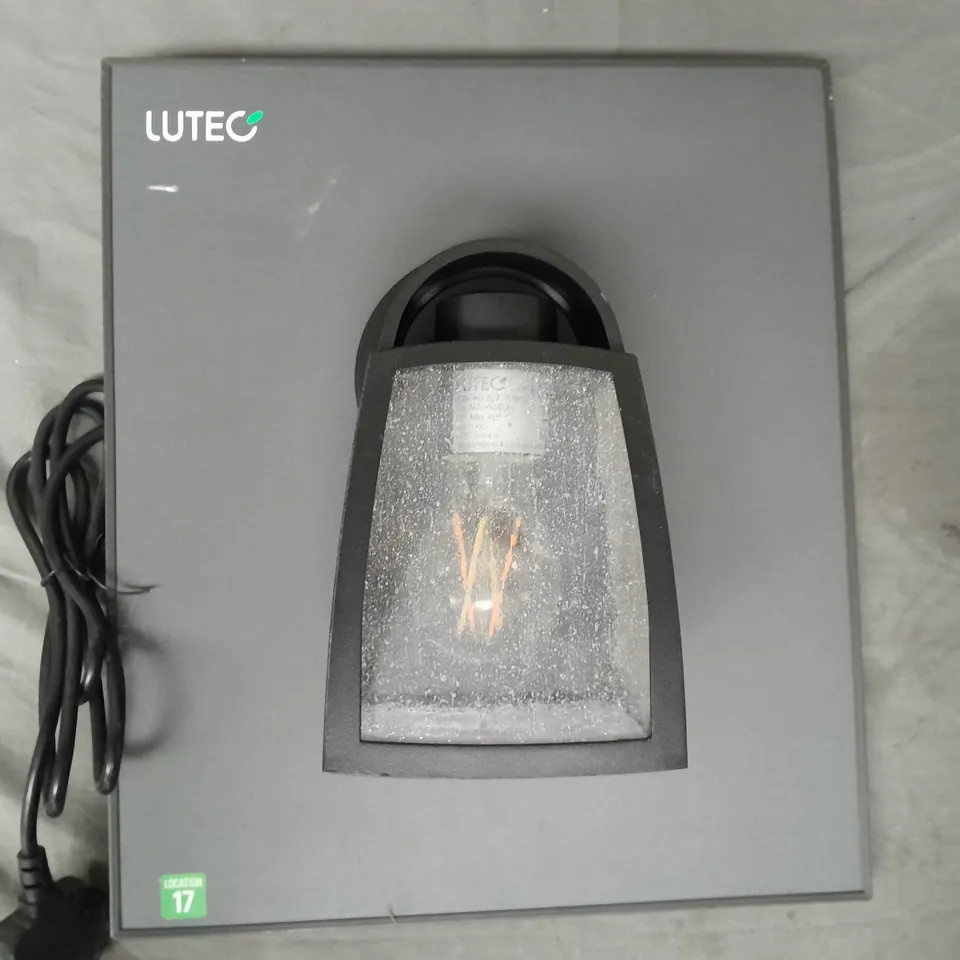 LUTEC STORE DISPLAY WALL LIGHT - COLLECTION ONLY