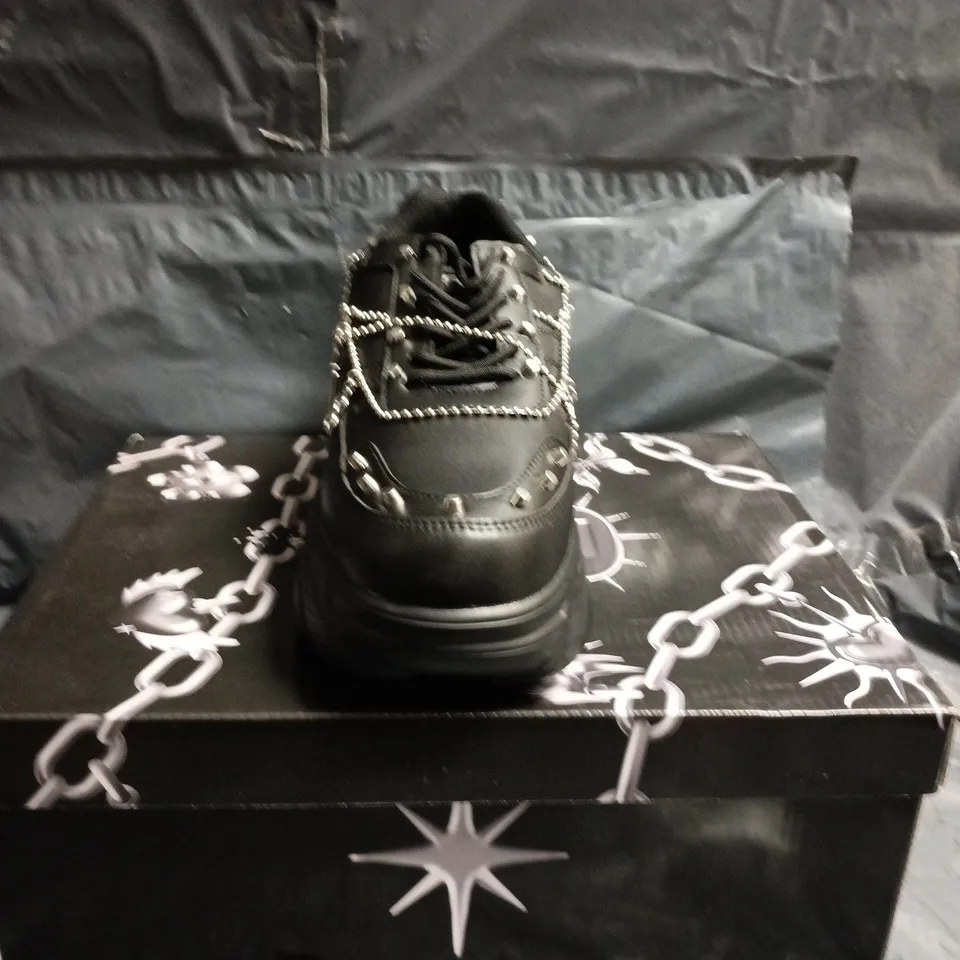 KOI CHAIN-EMBELLISHED BLACK PLATFORM SHOES SIZE 9