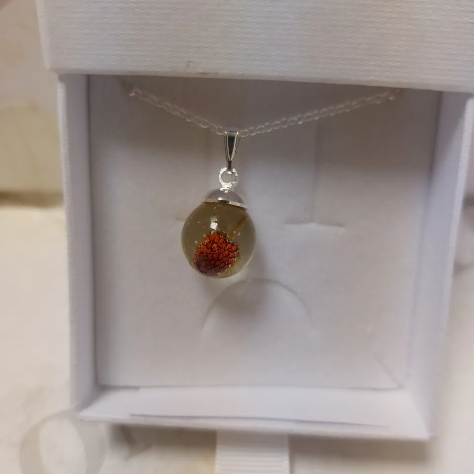 BOTANIC ISLES WILD STRAWBERRY RESIN SPHERE SILVER NECKLACE