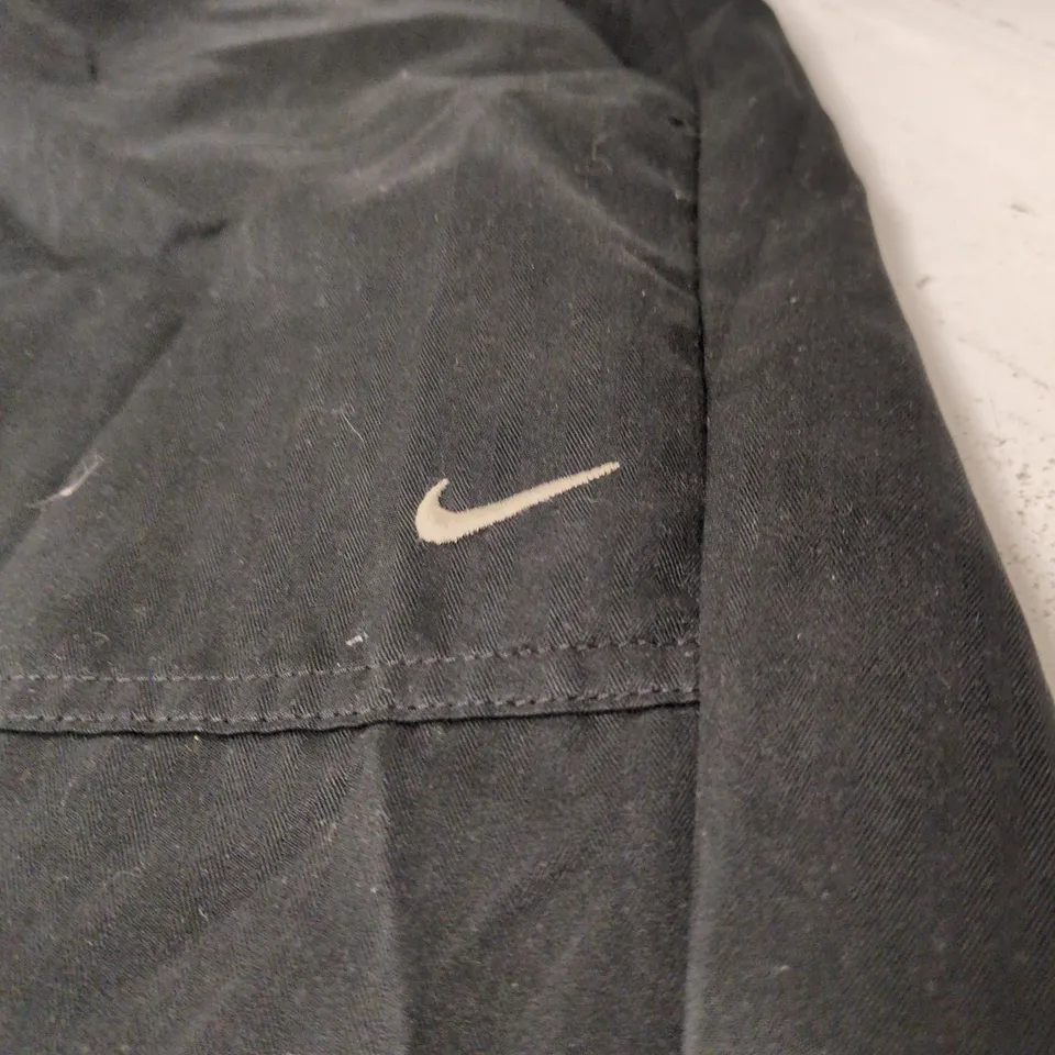 NIKE GOLF MEN'S SHORTS – BLACK, WAIST 34