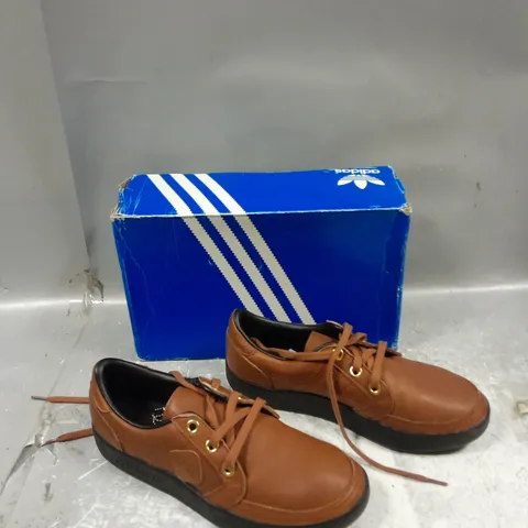 BOXED PAIR OF ADIDAS TPURNING BROWN TRAINERS UK 8