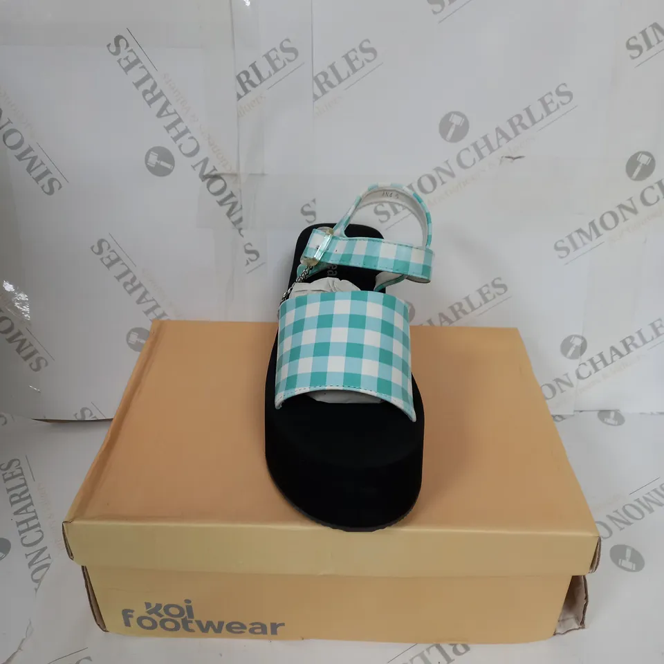 BOXED KOI FOOTWEAR FLYING WHISPERS BLUE PLAID BUTTERFLY SANDALS SIZE 5