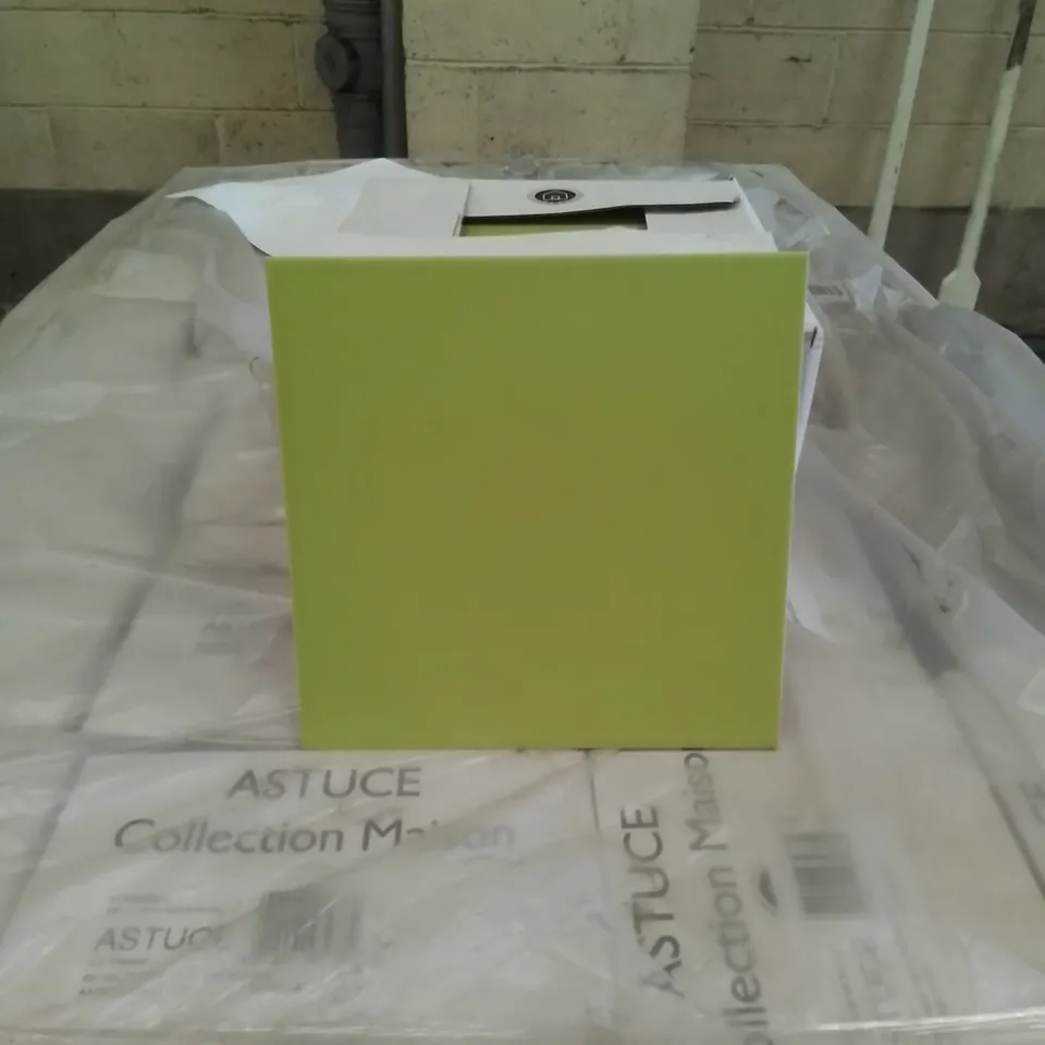 PALLET TO CONTAIN APPROX. 96 X PACKS OF BRAND NEW JOHNSON TILES ASTUCE COLLECTION MAISON TILES IN PISTACHE GREEN - 25 TILES PER PACK // TILE SIZE: 197 X 197 X 6.5mm