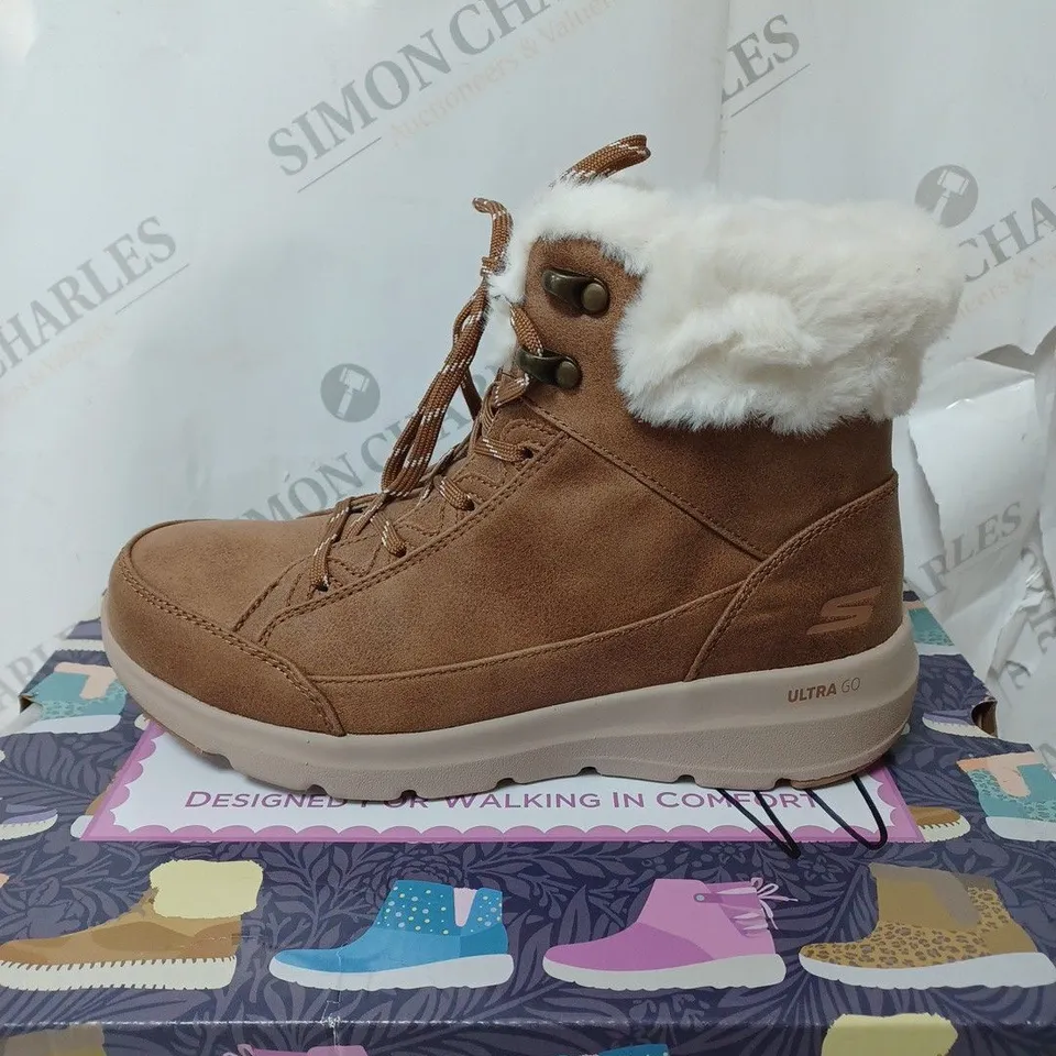 BOXED SKECHERS GLACIAL ULTRA COZYLY BOOTS, CHESTNUT - SIZE 4 