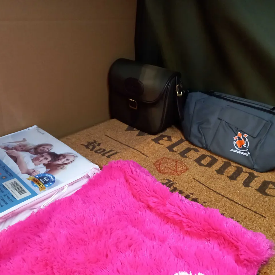 LARGE BOX OF APPROXIMATELY 20 ASSORTED HOUSEHOLD ITEMS TO INCLUDE: BABY PINK RUG, DOUBLE FITTED SHEETS, HOT PINK FLUFFY PILLOW CASES