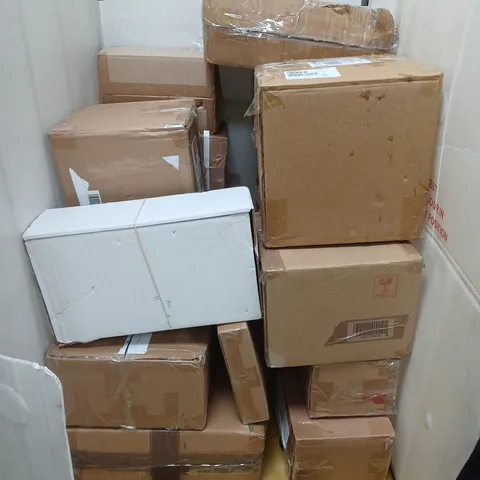 CAGE OF APPROXIMATELY 15 ASSORTED HOUSEHOLD ITEMS TO INCLUDE MOSAIC BATTERY OPERATED GLOBE LIGHT, ETC - COLLECTION ONLY