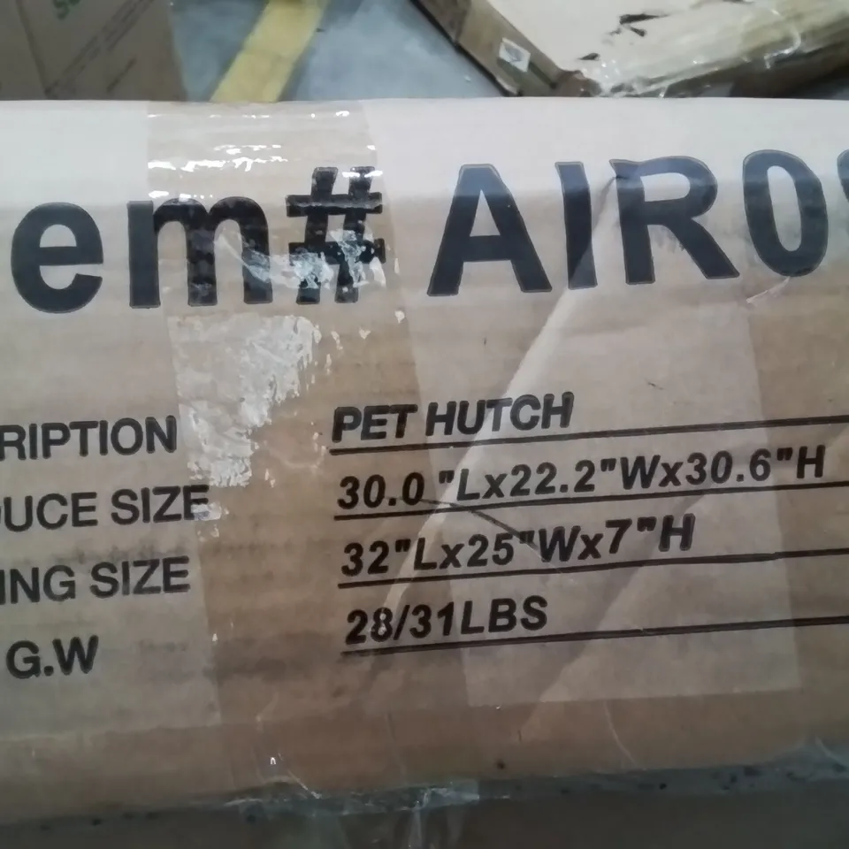 BOXED PET HUTCH