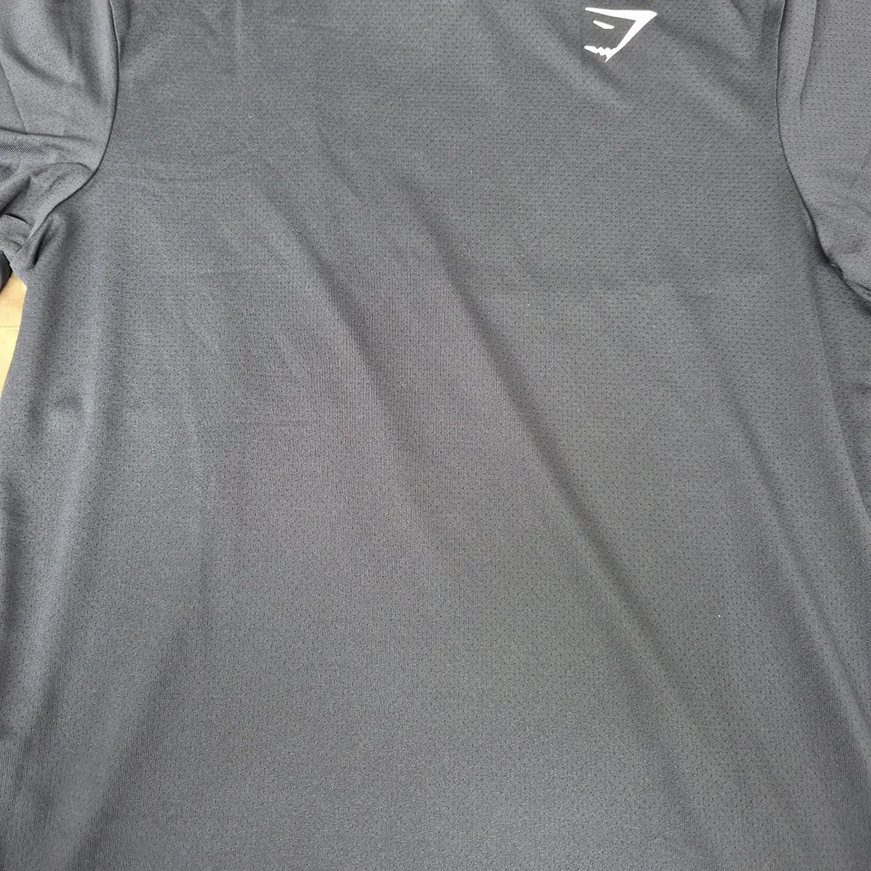 GYM SHARK ARRIVAL T-SHIRT IN NAVY SIZE SMALL