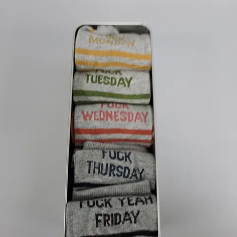 BOX OF WEEKDAY SOCKS
