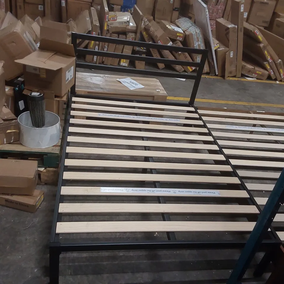 MINIMALIST METAL BED FRAME WITH HEADBOARD - DOUBLE