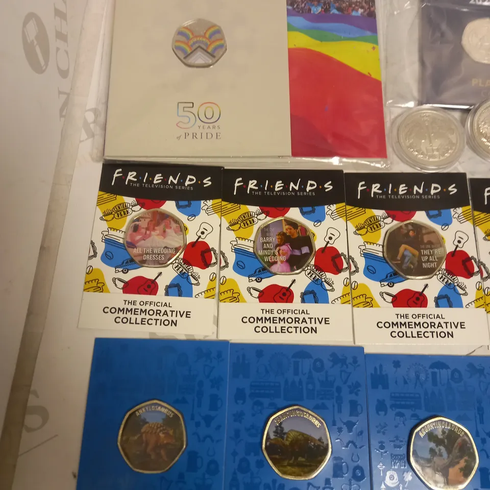 LOT OF APPROXIMATELY 25 COLLECTIBLE COINS & TOKENS