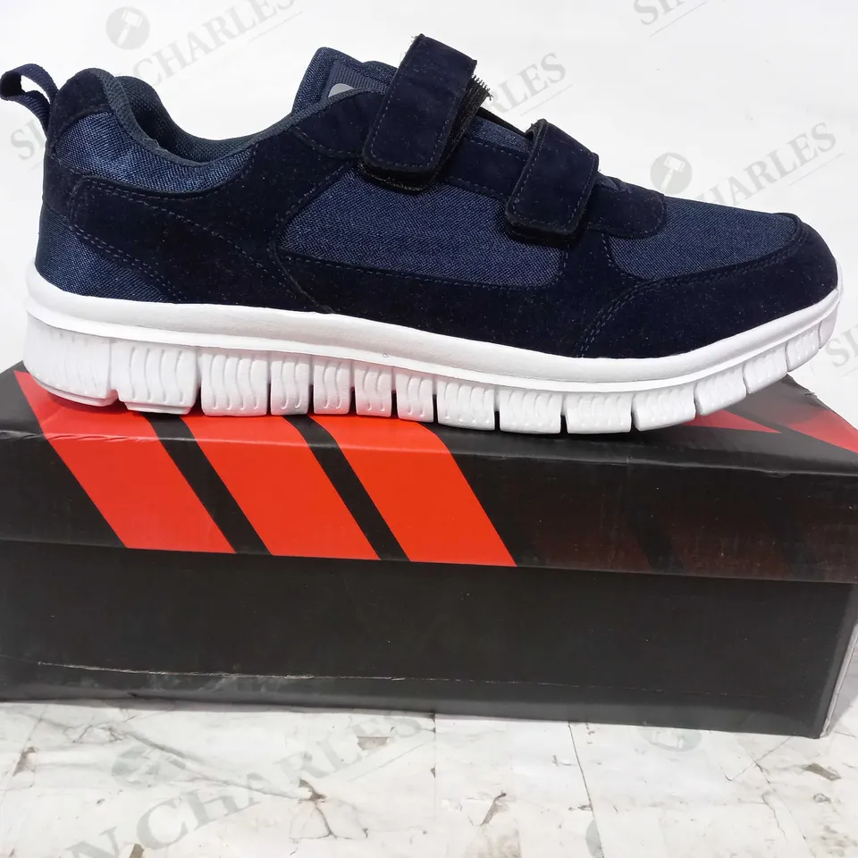 BOXED PAIR OF DEK VELCRO STRAP SHOES IN NAVY SIZE 11