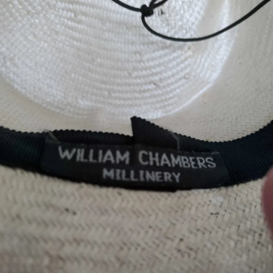 WILLIAM CHAMBERS MILLINERY WIDE-BRIM HAT – CREAM CROWN, BLACK BRIM