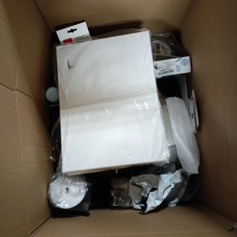 BOX OF APPROXIMATELY 10 ASSORTED ITEMS TO INCLUDE: ELECTRIC HOT WATER BOTTLE AND ORAL B BRUSH HEADS