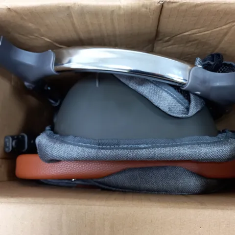 BABY CHIC CELUNA TRAVEL SYSTEM