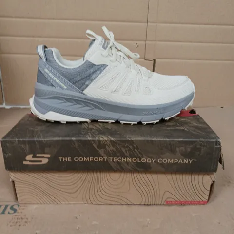 SKECHERS OUTDOORS CASCADE TRAINERS NATURAL STONE SIZE 5.5