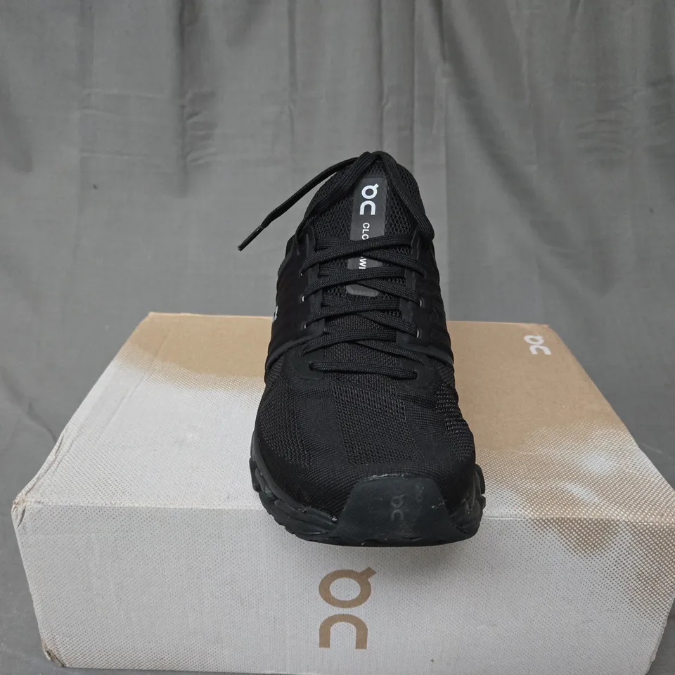 BOXED ON CLOUD CLOUDSWIFT 3 AD BLACK TRAINERS - UK 11