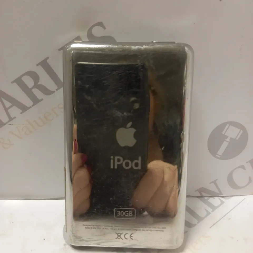 APPLE IPOD 5TH GEN