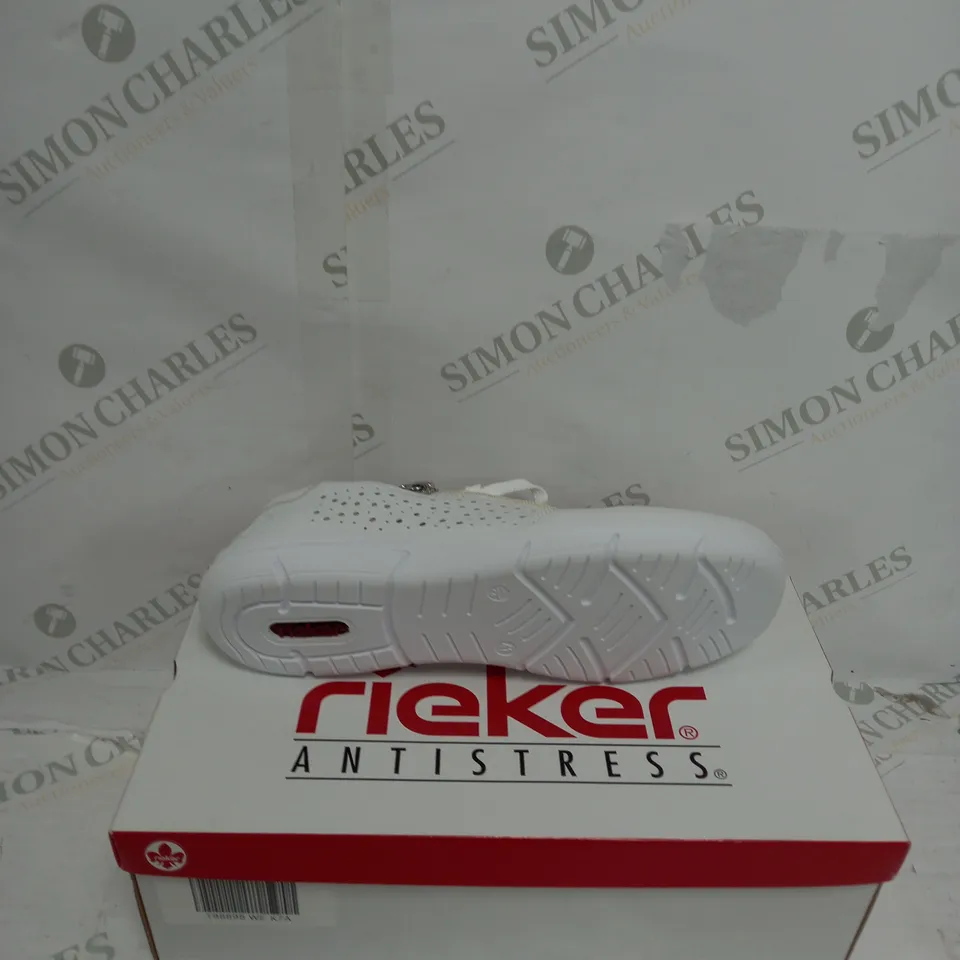 BOXED RIEKER ZIP UP WHITE TRAINER SIZE 7.5 