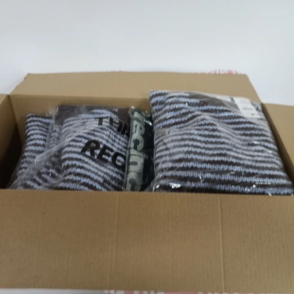 BOX OF APPROXIMATELY 7 ASSORTED CLOTHING ITEMS TO INCLUDE: LUXE CREW SWEATER