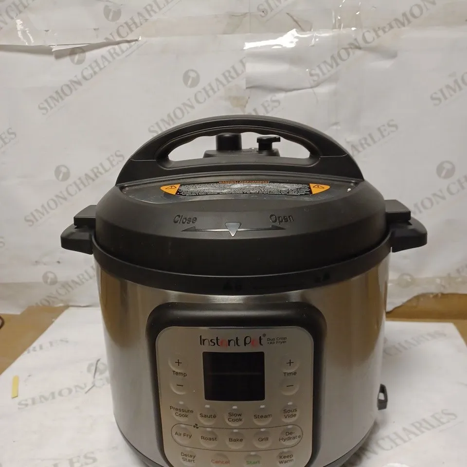INSTANT POT DUO CRISP AIR FRYER MULTICOOKER