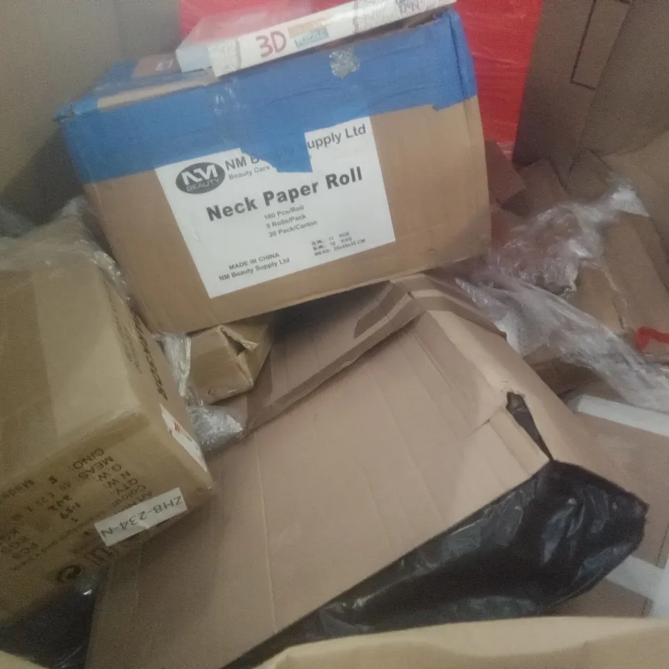 PALLET OF ASSORTED ITEMS INCLUDING 3D WALL PANELS, WALL MIRROR, BIKE TRAINER STAND, LAUNDRY HAMPER, 3D COLOURING PUZZLE, SPARKSOR PENDANT LIGHT