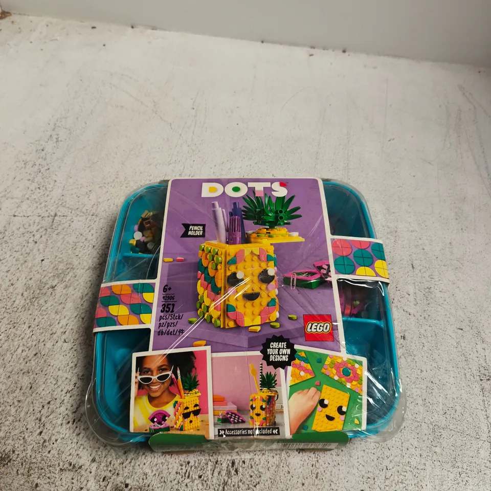 LEGO DOTS PENCIL HOLDER