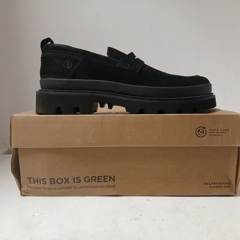 BOXED PAIR OF CLARKS BADELL SLIP LOAFERS IN BLACK SIZE 8.5
