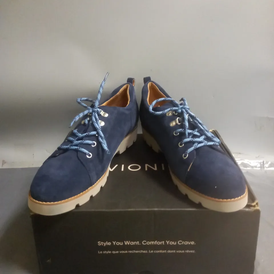 VIONIC SUEDE LOAFERS BLUE SIZE 9