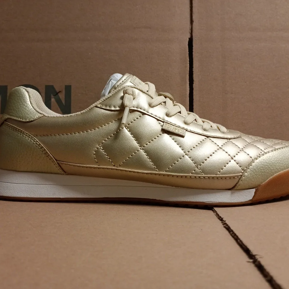 PAIR OF BOBS SKECHERS QUILTED TRAINERS IN METALLIC GOLD SIZE UK 7