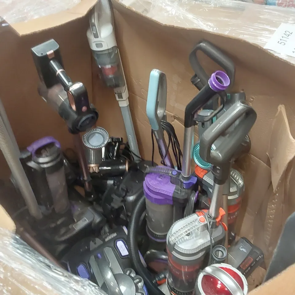 PALLET CONTAINING A LARGE ASSORTMENT OF UNCHECKED VACUUM CLEANERS