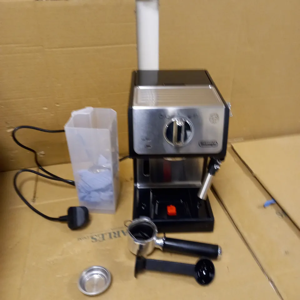 DELONGHI ESPRESSO MACHINE 