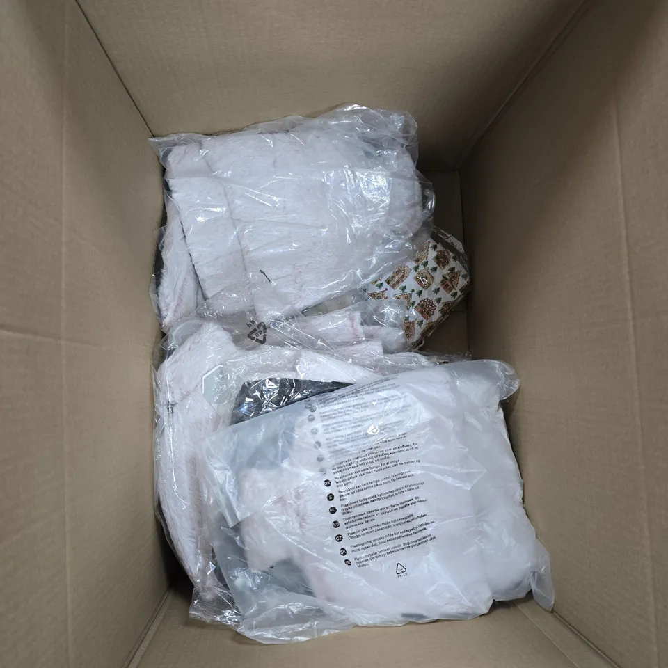 LARGE QUANTITY OF ASSORTED ITEMS TO INCLUDE CHRISTMAS APRONS, HOT WATER BOTTLES - COLLECTION ONLY