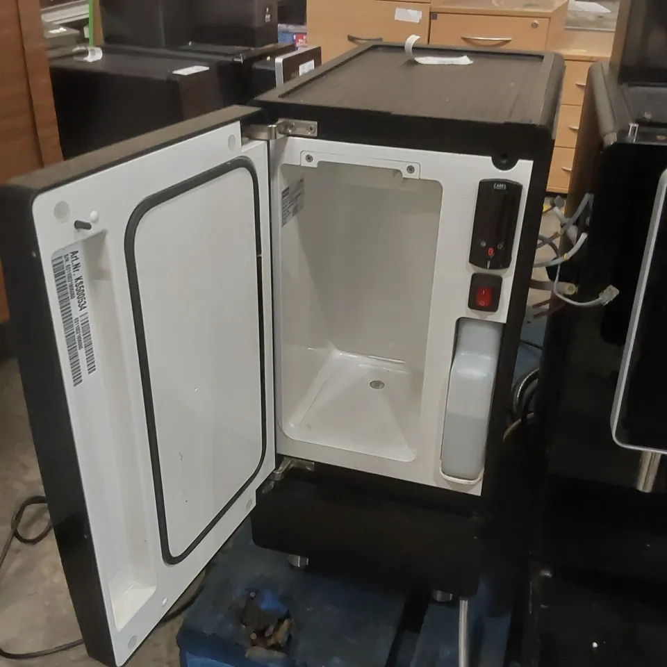 FRANKE A600 COMMERCIAL COFFEE MACHINE WITH MILK CHILLER