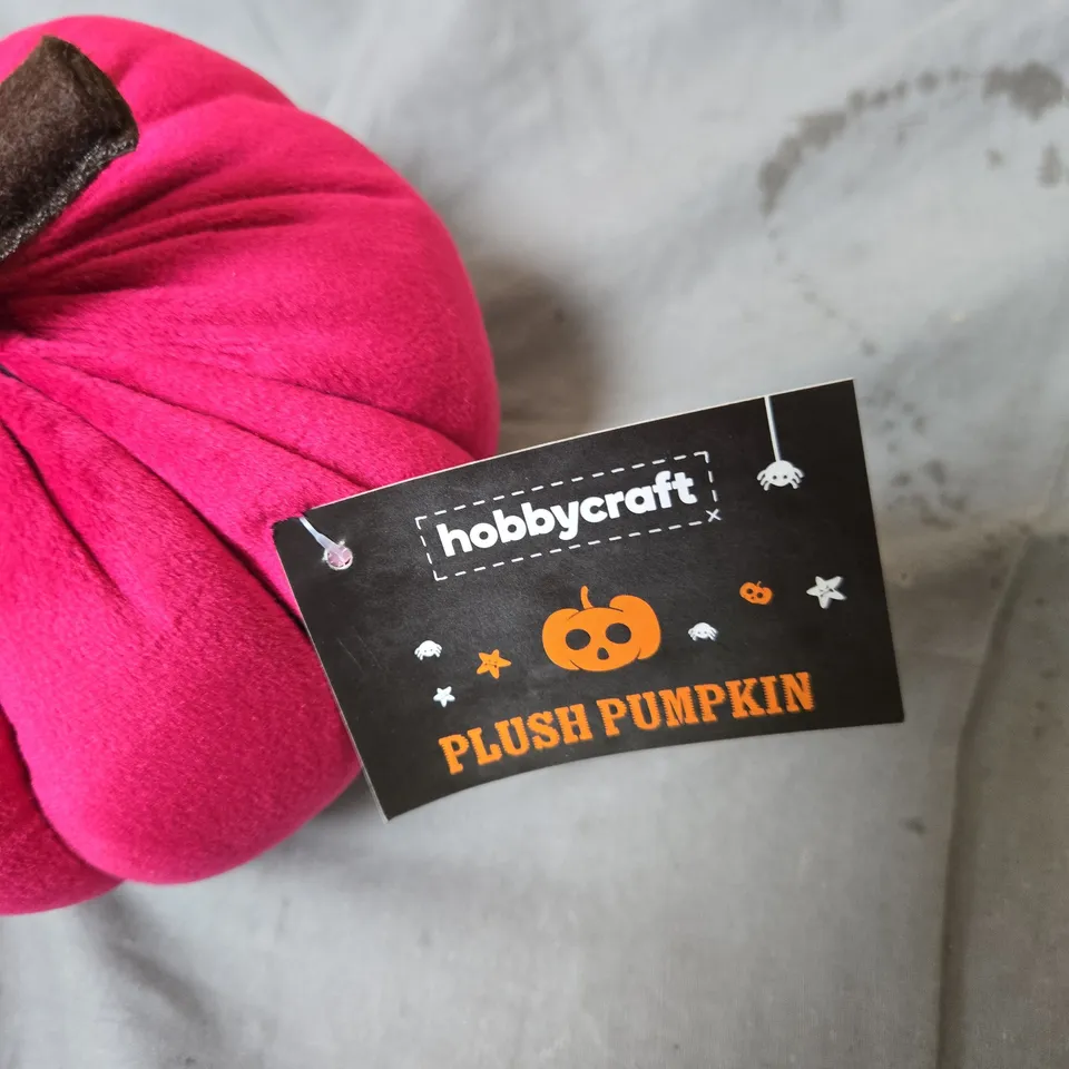 BOX OF APPROXIMATELY 200 HOBBYCRAFT PLUSH PUMPKIN – PINK VELVET DECORATION