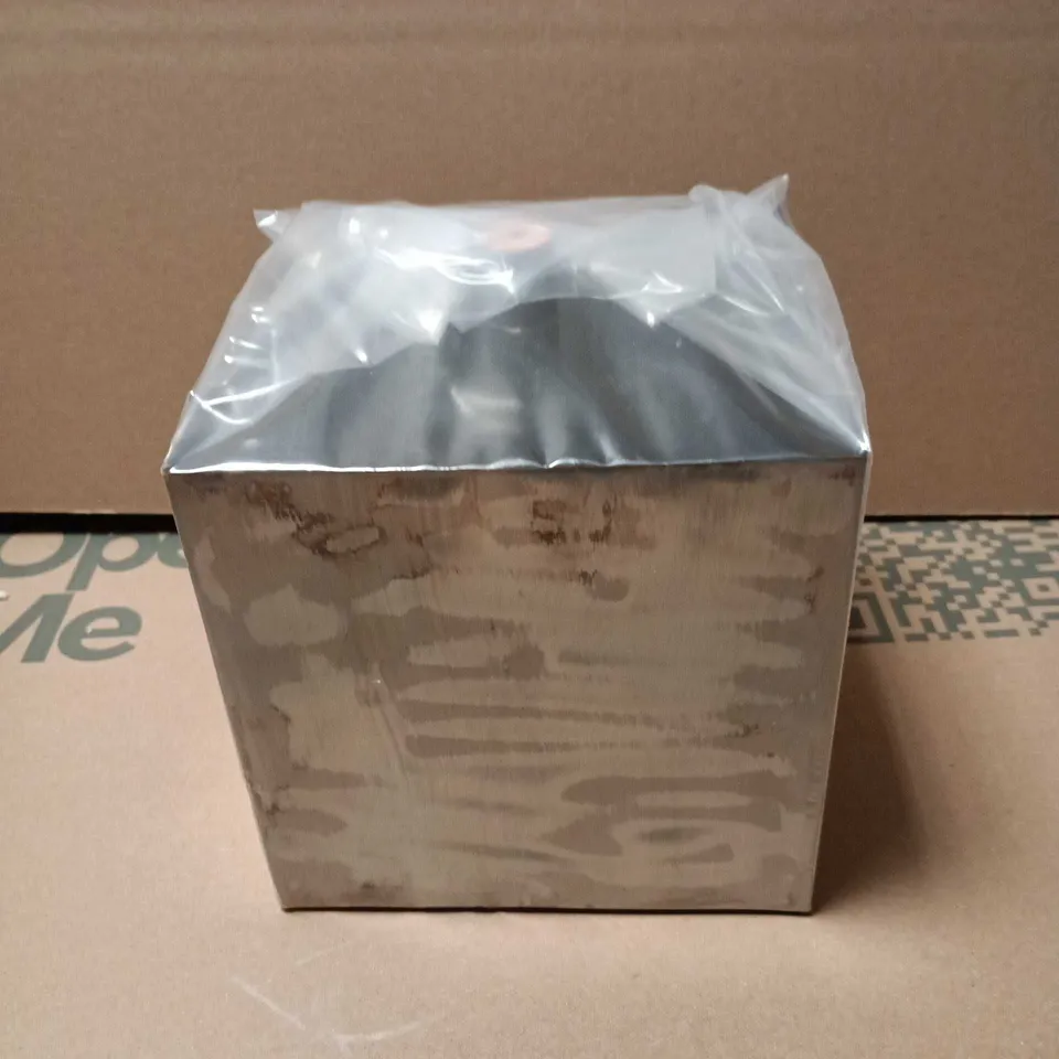 LESLIE'S CUBE TIN 130MM SIDES 