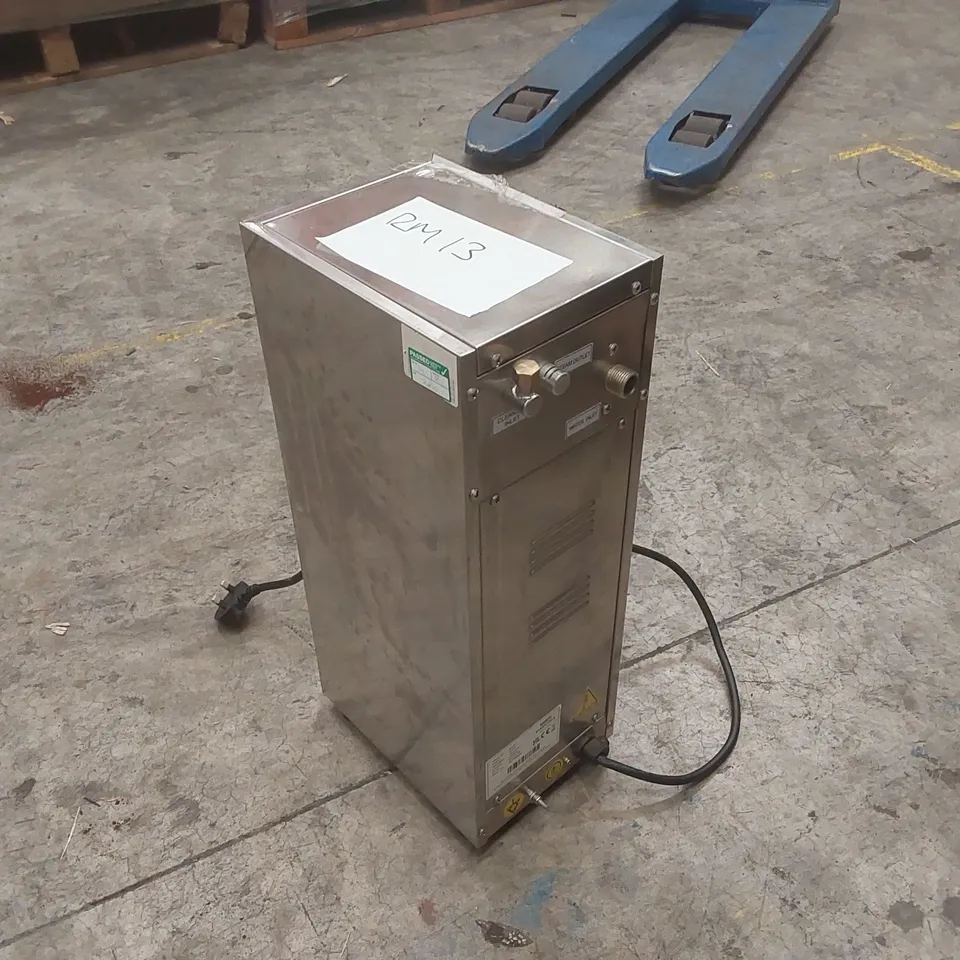 NISBETS ESSENTIALS DF524 COMMERCIAL WATER BOILER